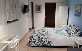 L&M Room